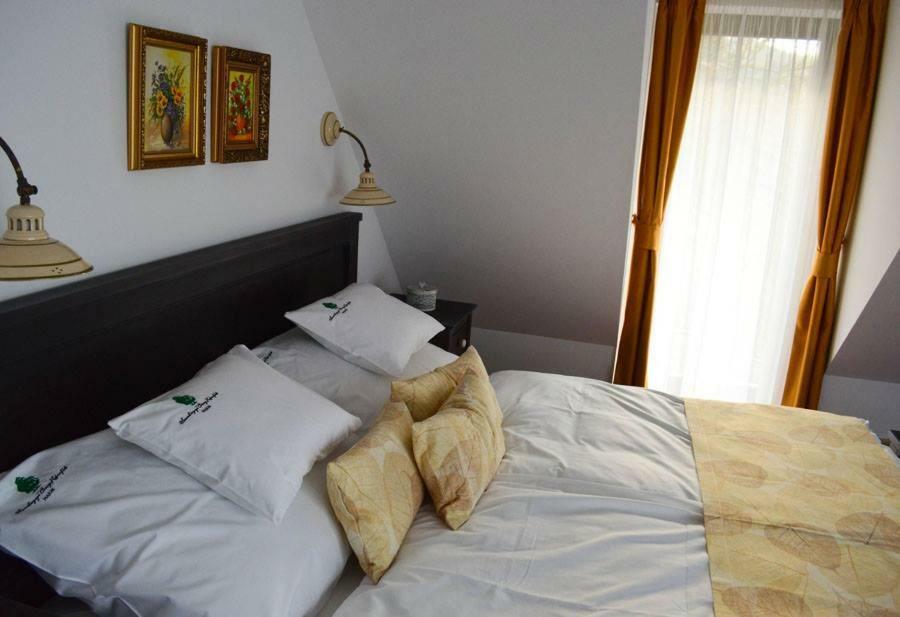Somhegyi Oereg Harsfak Major Vendeghaz Bed & Breakfast Bakonybél Dış mekan fotoğraf